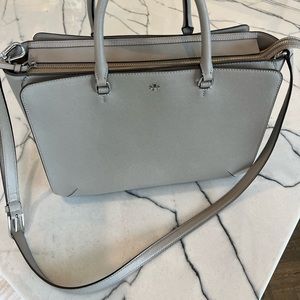 Tory Burch Robinson Tote Bag in French Gray. New Condition